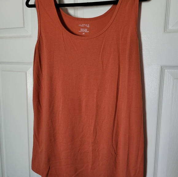 Ladies 2XL plaid long sleeve top with scoop neck layering tank - Picture 6 of 9